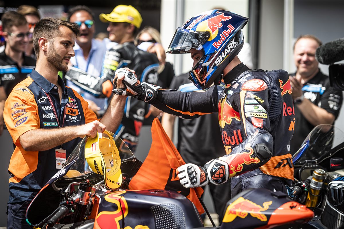 Miguel Oliveira & Mechanic KTM Moto2 Parc Ferme Red Bull Ring, Spielberg 2018