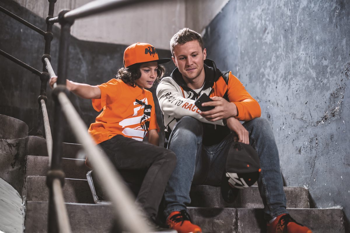 Radical Collection_RADICAL SLICED ZIP HOODIE_ (KIDS) RADICAL CAP_KIDS RADICAL TEE