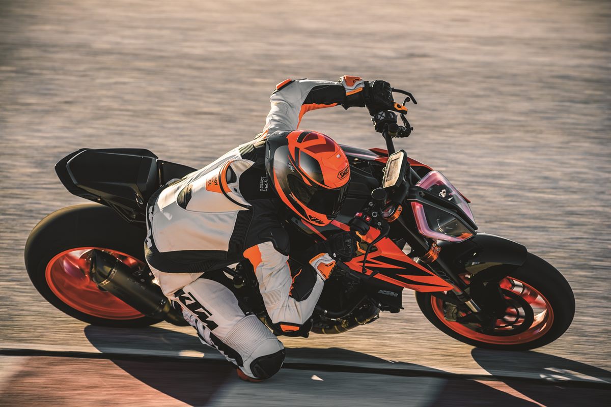 KTM 1290 SUPER DUKE R_Action 04