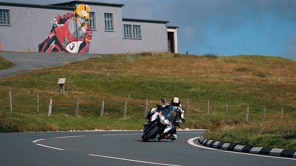 KTM 1290 SUPER DUKE GT TO THE TT