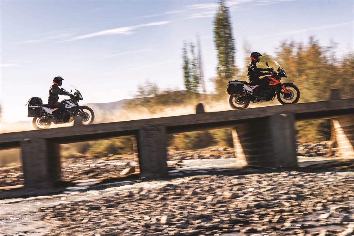 KTM 790 ADVENTURE_Action 02