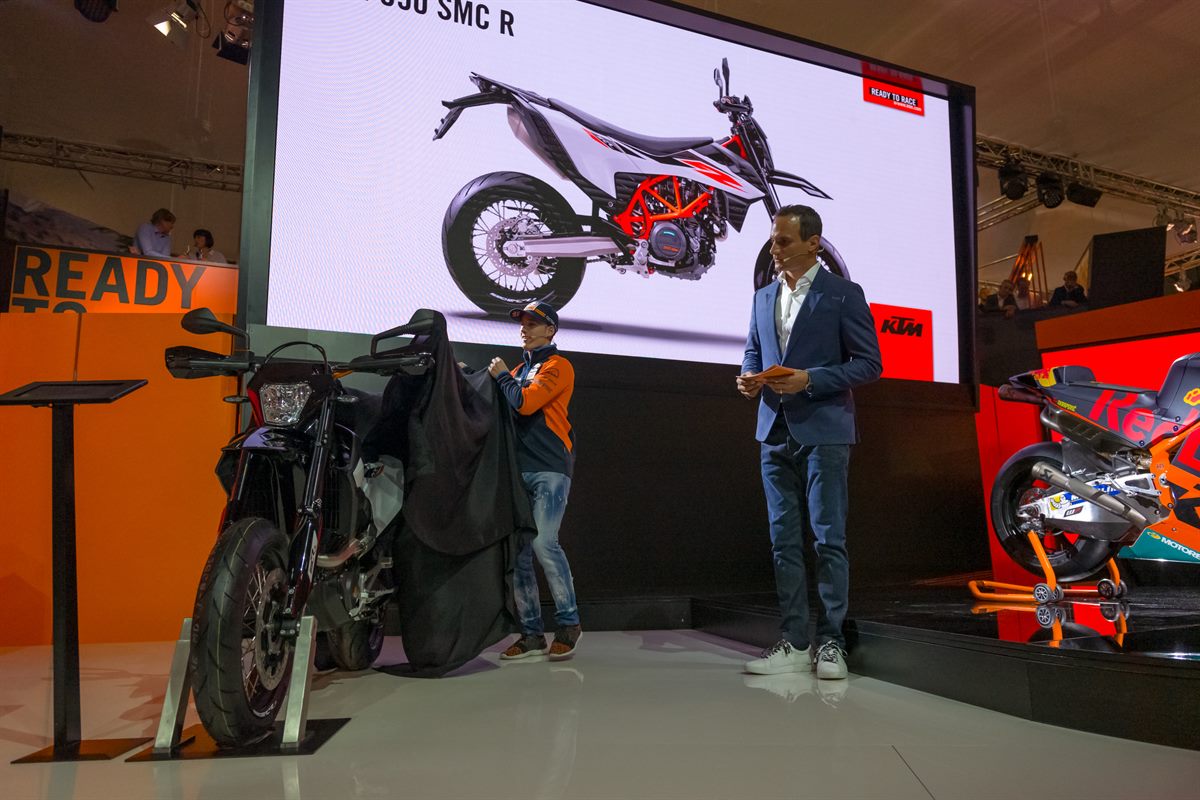 Pol Espargaró KTM 690 SMC R MY2019_EICMA 2018
