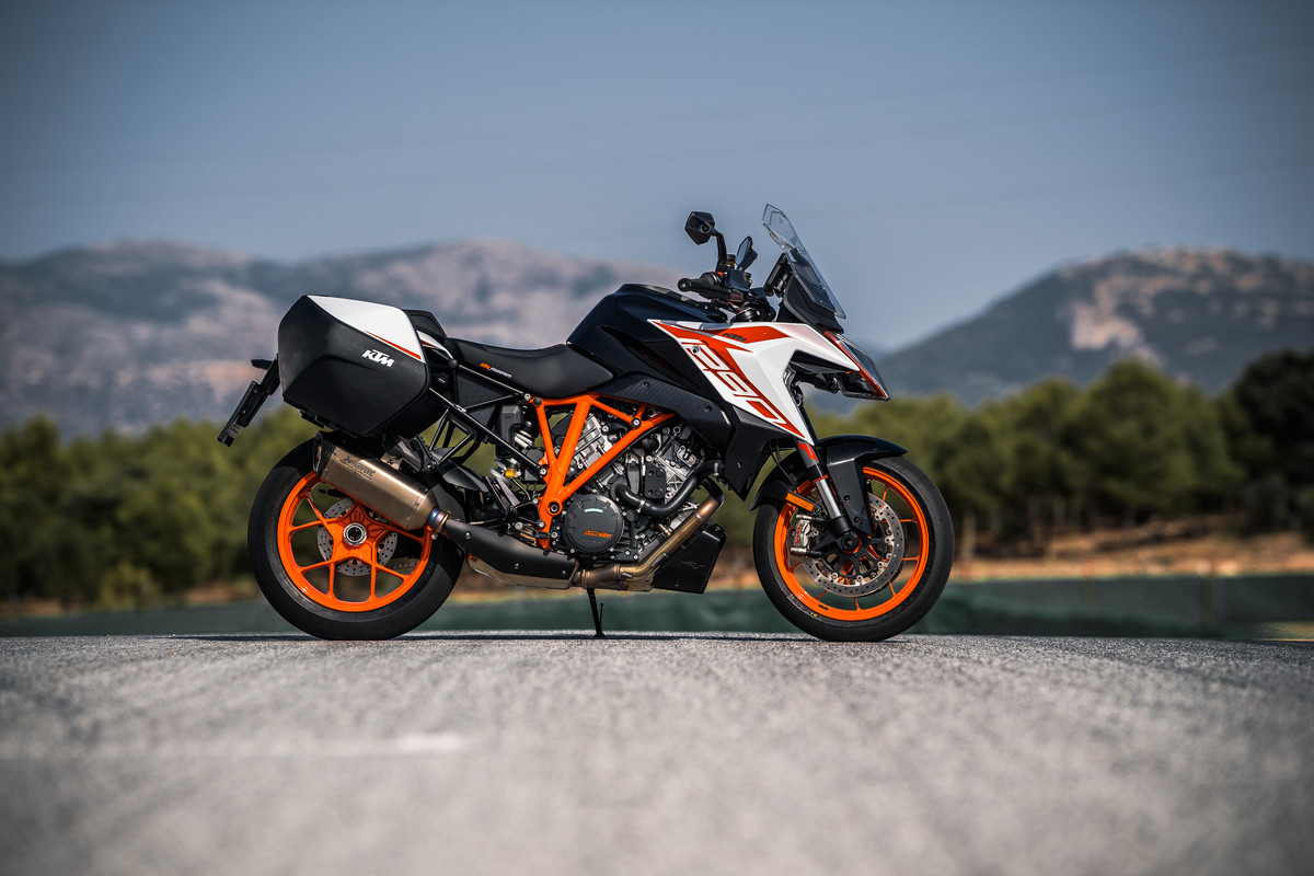 KTM 1290 SUPER DUKE GT 2019 - Photo: Schedl R