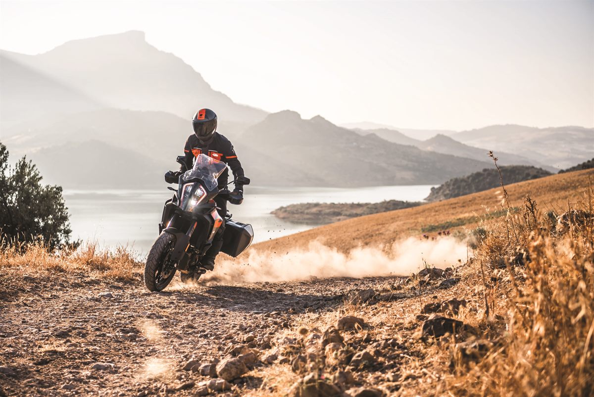 KTM 1290 SUPER ADVENTURE S_Action 02
