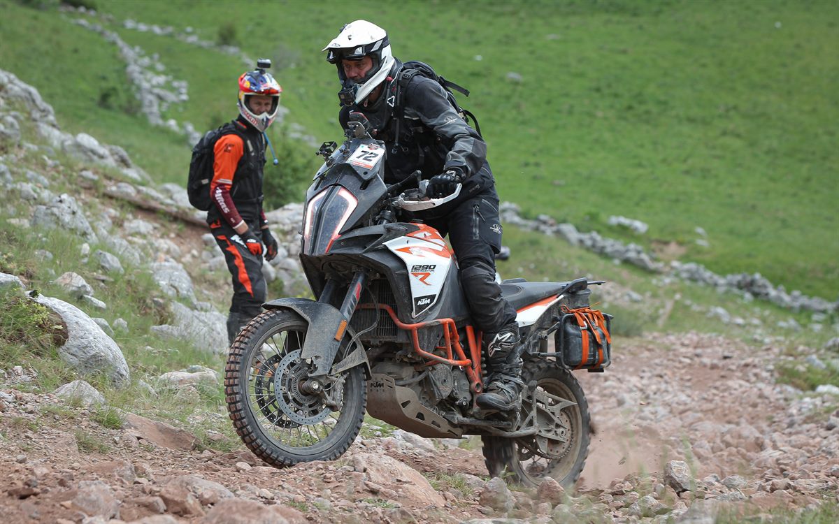 8.293254_2019 KTM ADVENTURE RALLY