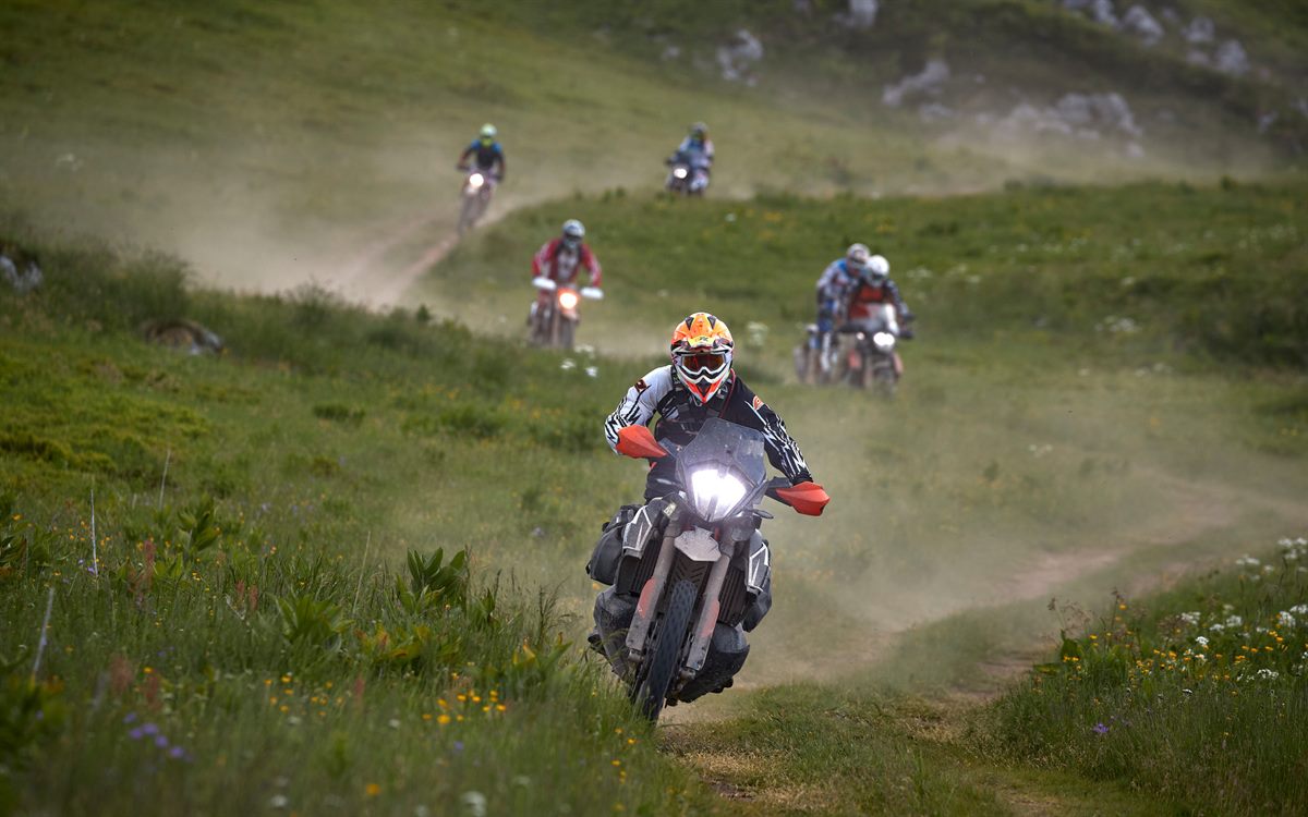 9.294003_2019 KTM ADVENTURE RALLY