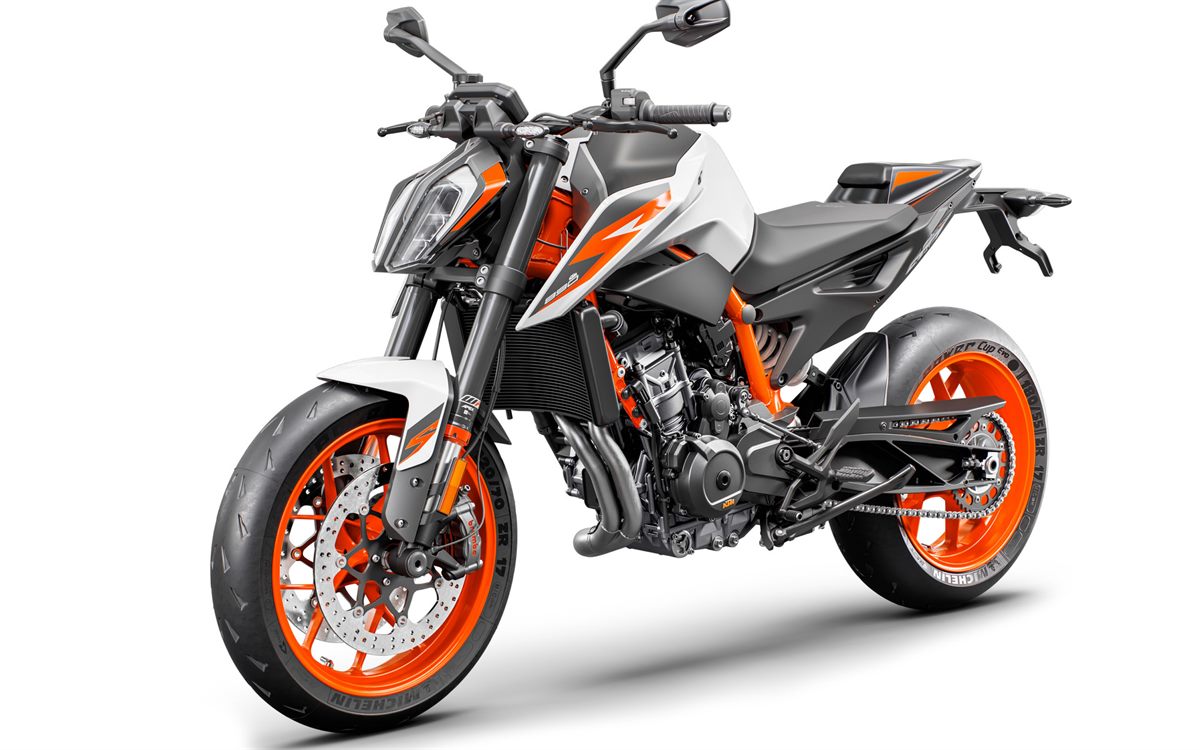 06 KTM 890 DUKE R MY20 - front-left