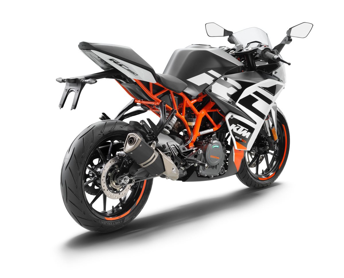 KTM RC 390 MY20 - rear-right