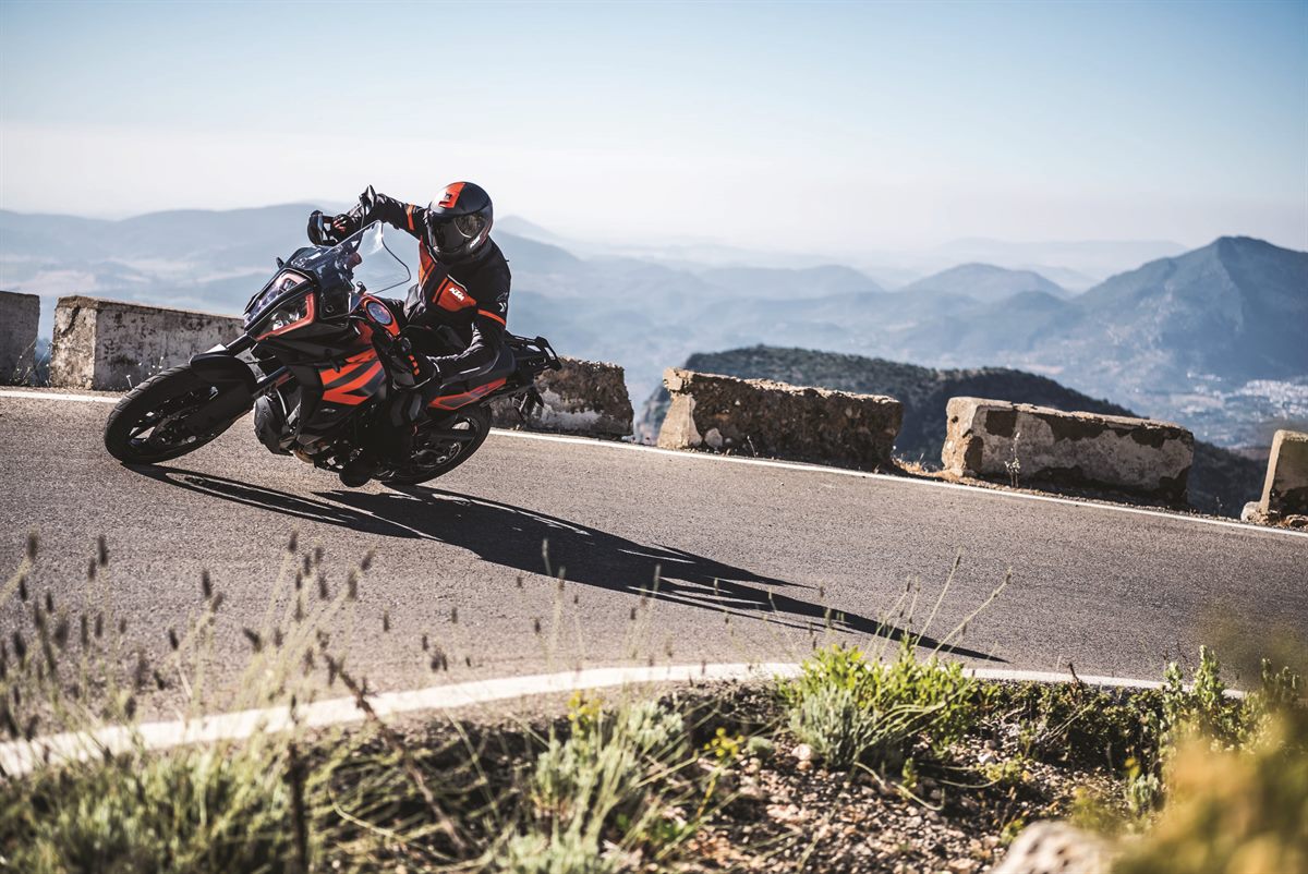KTM 1290 SUPER ADVENTURE S_Action 05