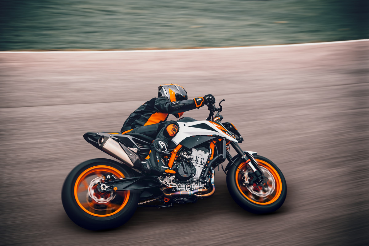 KTM 890 DUKE R (2)