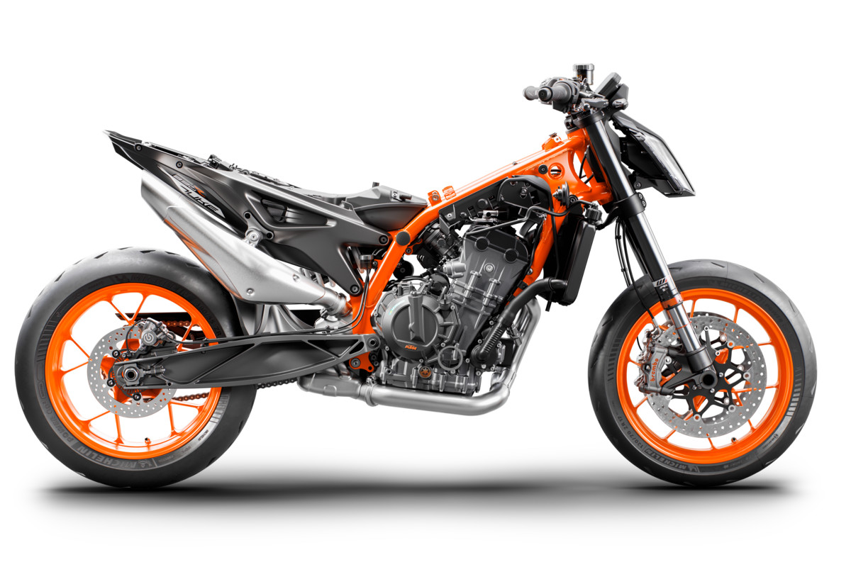 339348_324739_890 DUKE R 2020 