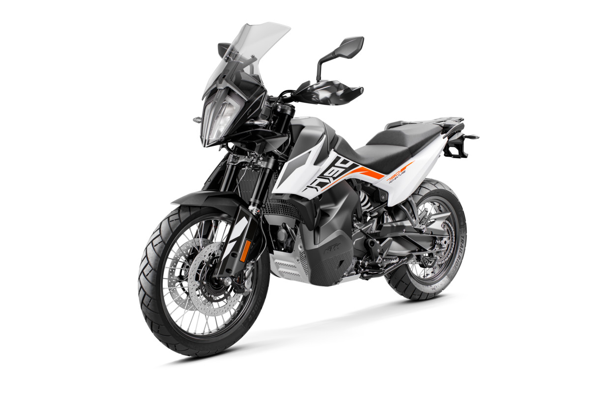 261012_790 ADV White MY19 Front-Left