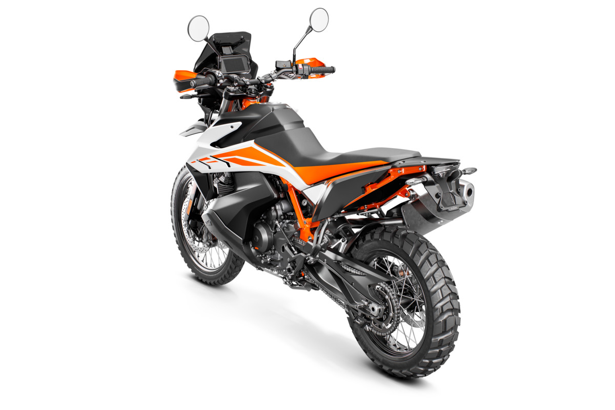 261019_790 ADV R_MY19 Rear-Left
