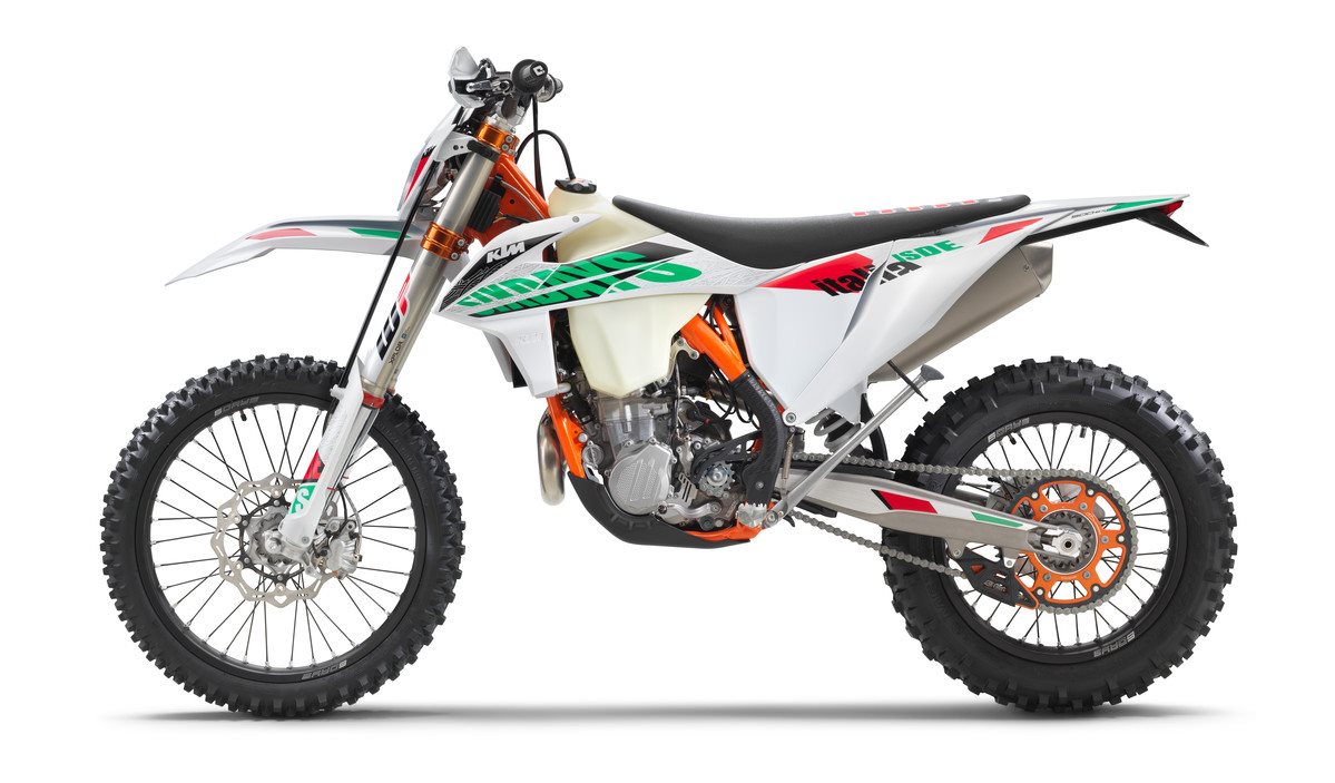 339873_450 EXC-F SIX DAYS 2021