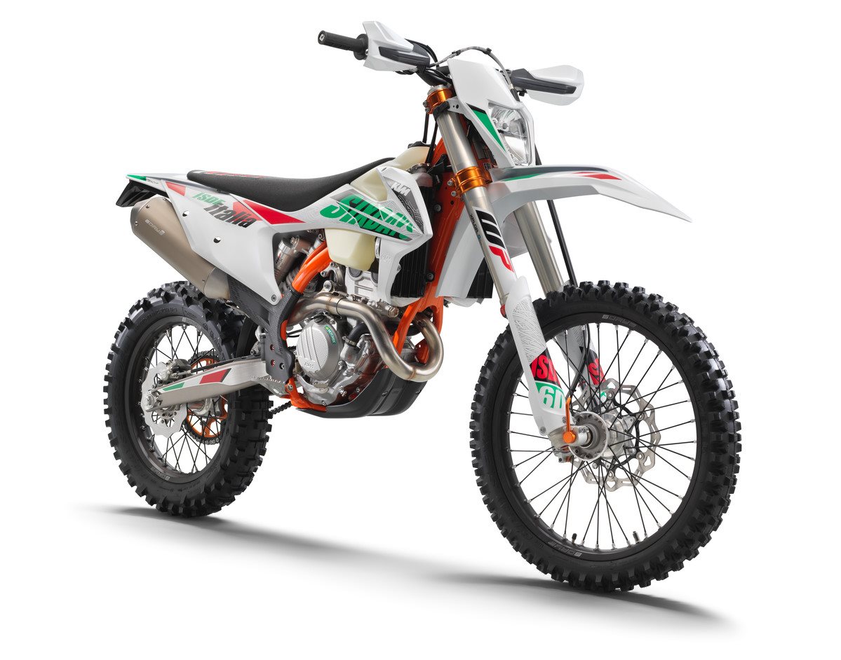 339889_250 EXC-F SIX DAYS 2021