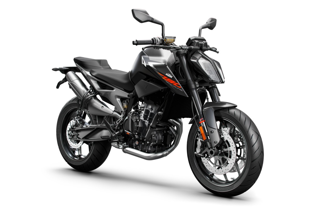 209315_KTM 790 DUKE right front black MY 2018 (1)
