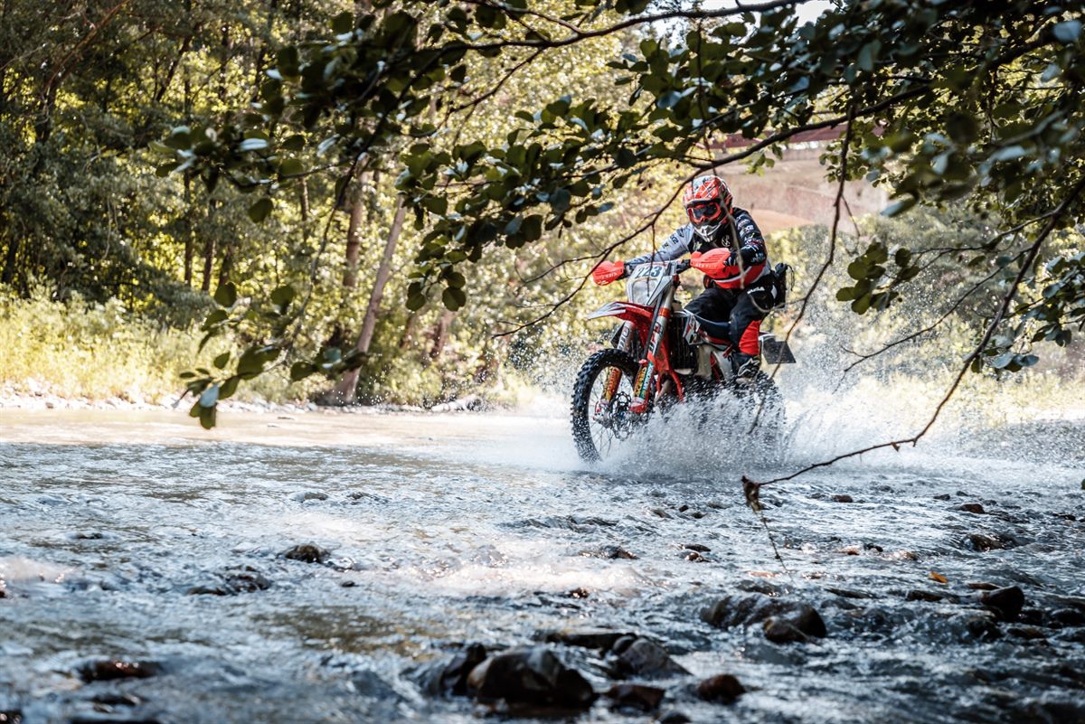 TROFEISTA IN AZIONE NEL FIUME STAFFORA