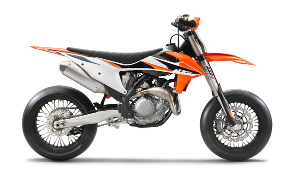 KTM 450 SMR 2021 studio5