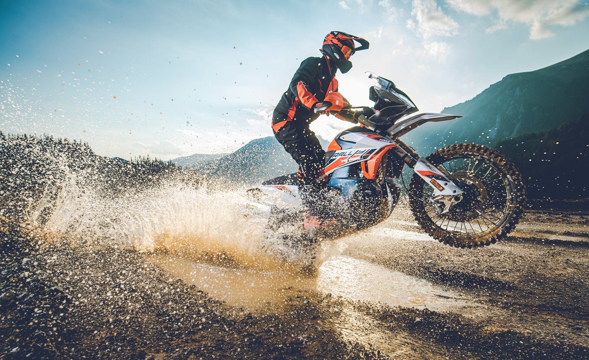 KTM 890 ADVENTURE R RALLY_Action
