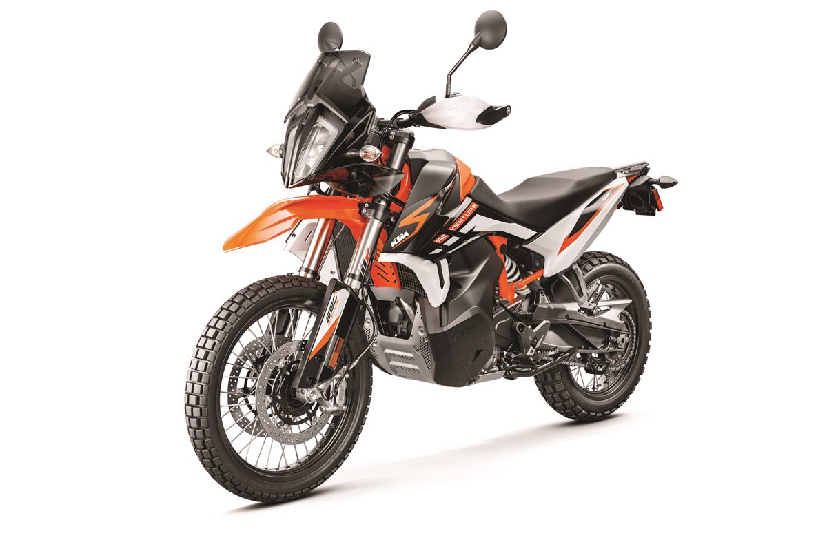 360676_890 Adventure R US MY21 Front-Left