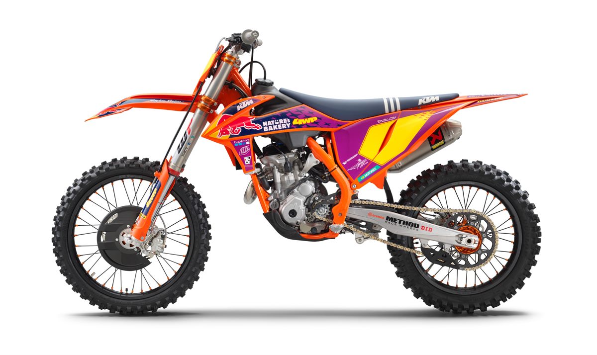KTM 250 SX-F TLD Studio left