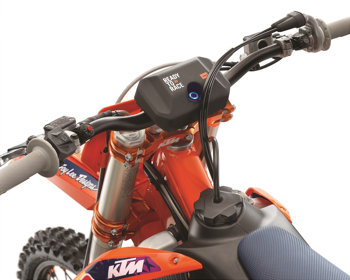 359700_MY21 KTM 250 SX-F TROY LEE DESIGNS_ Detail