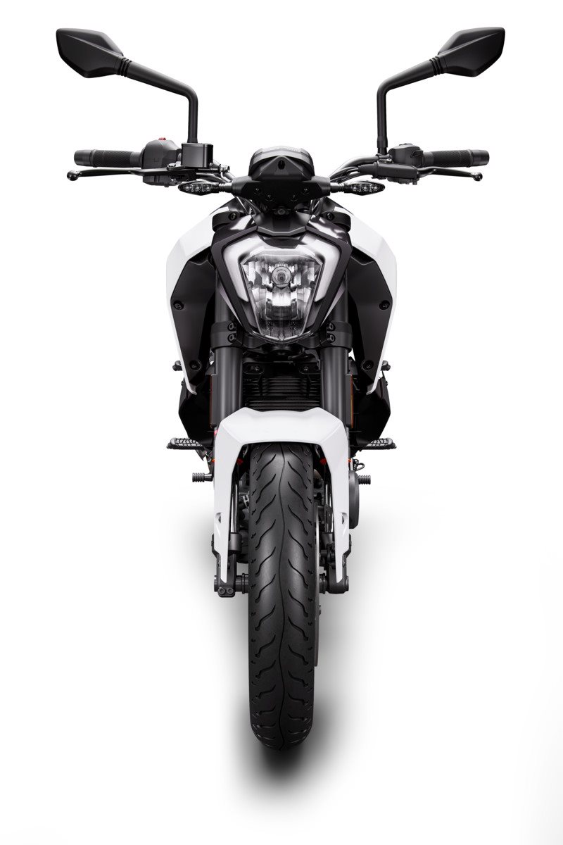 170611_KTM 250 DUKE white front MY 2017