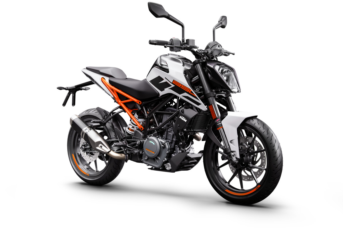 170612_KTM 250 DUKE front right MY 2017