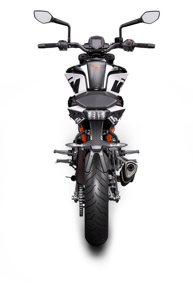 170613_KTM 250 DUKE White Rear Above MY 2017