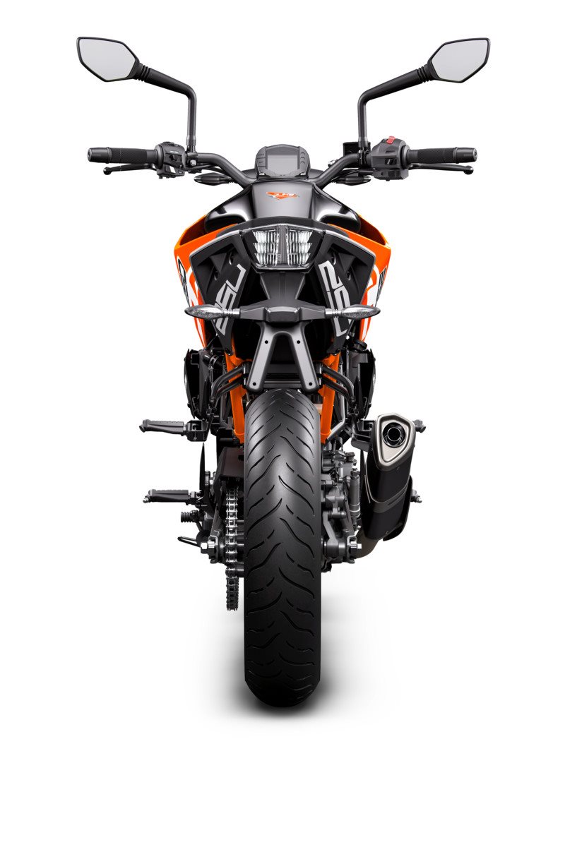 170605_KTM 250 DUKE Orange Rear MY 2017