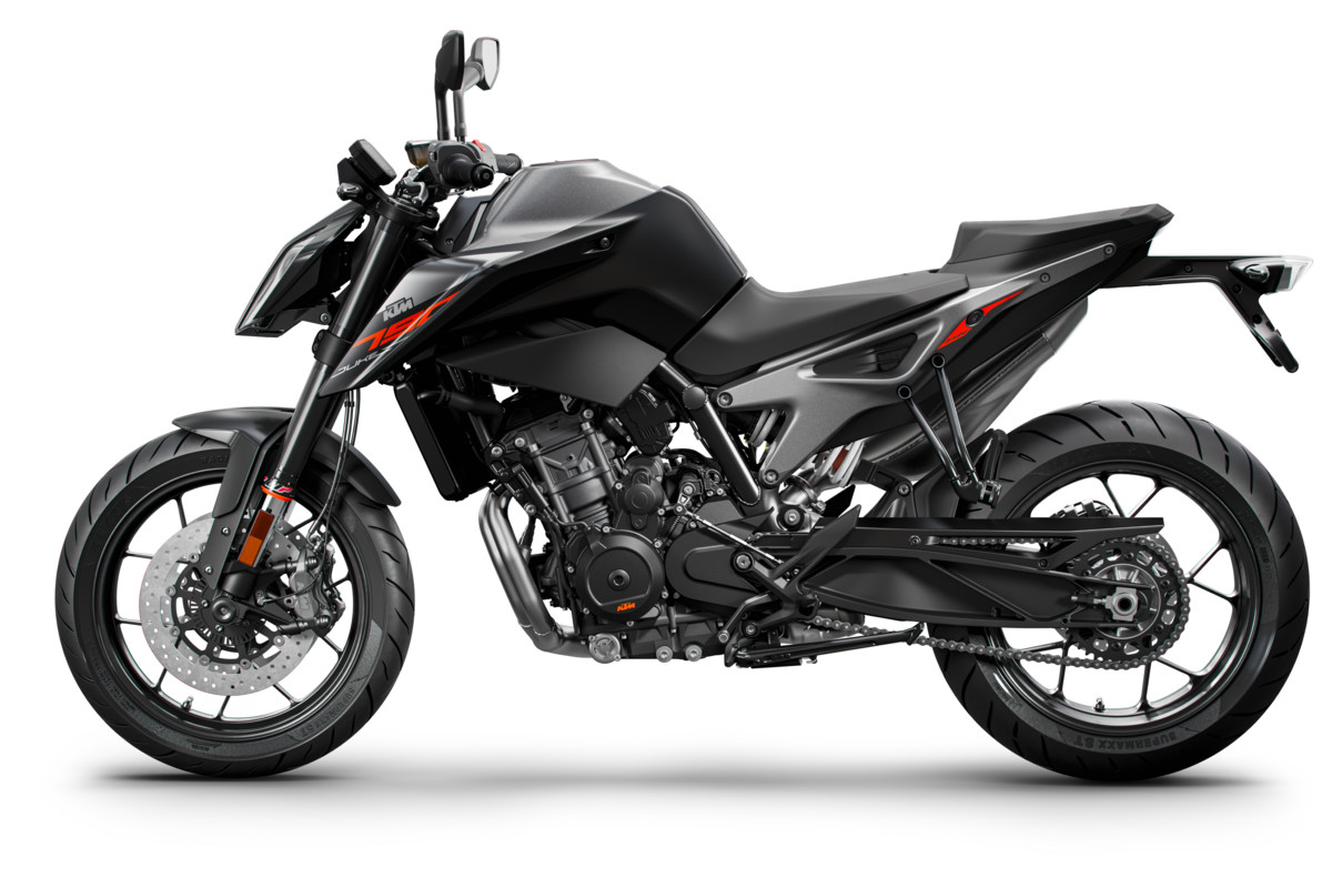 209309_KTM 790 DUKE 90 left black MY 2018