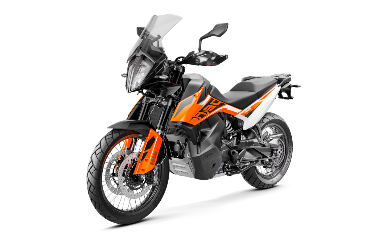 261000_790 ADV Orange MY19 Front-Left