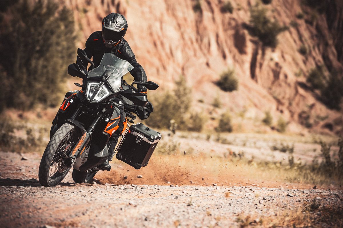 MY21 KTM 890 ADVENTURE action3