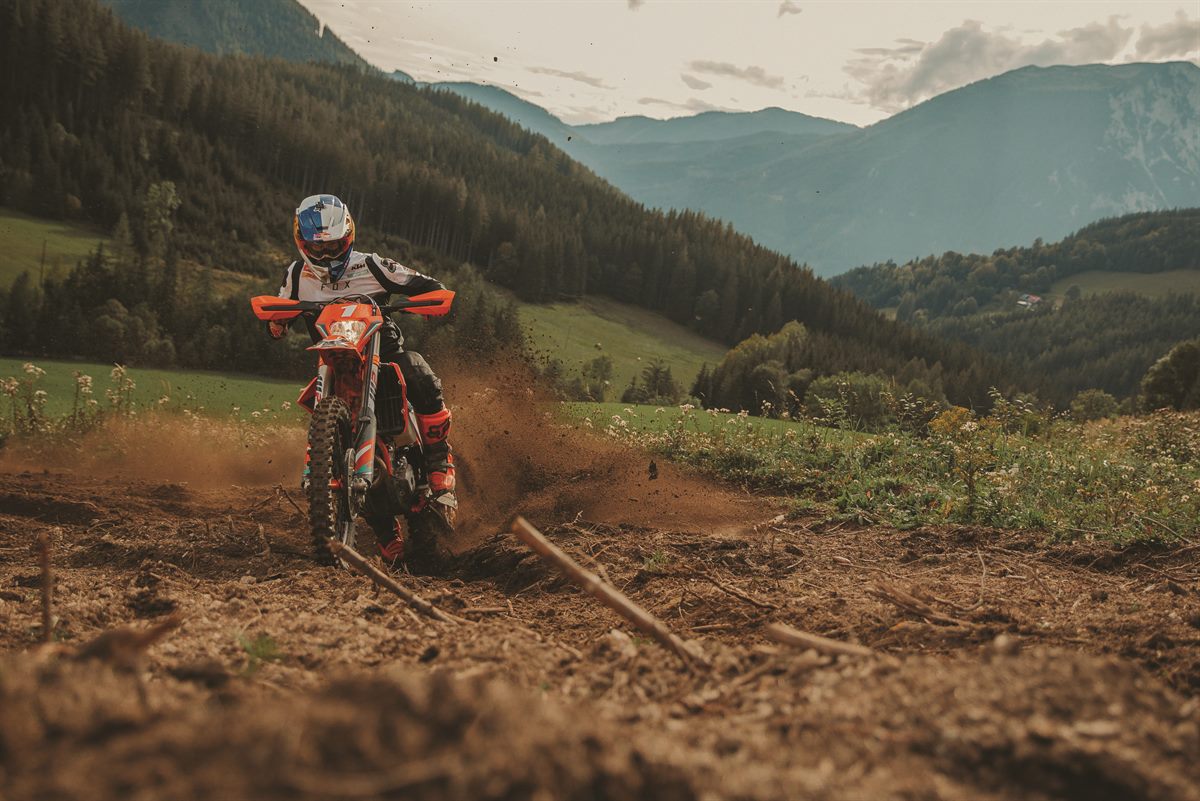 360530_MY21 KTM 350 EXC-F WESS_ Action_ Manuel Lettenbichler