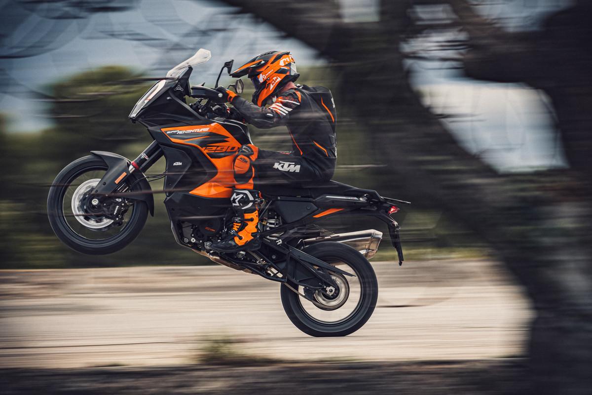 KTM 1290 SUPER ADVENTURE S_Action