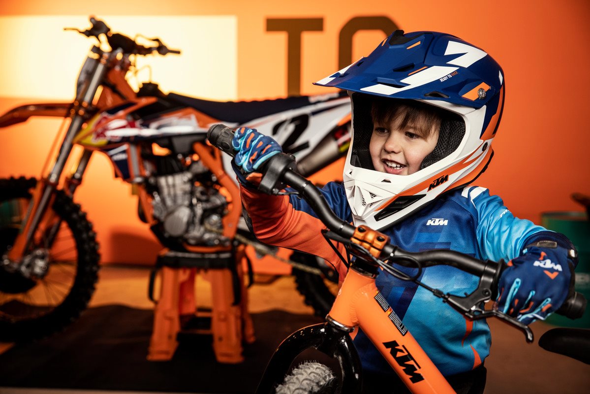STACYC KTM Factory Replica 16eDRIVE - Static