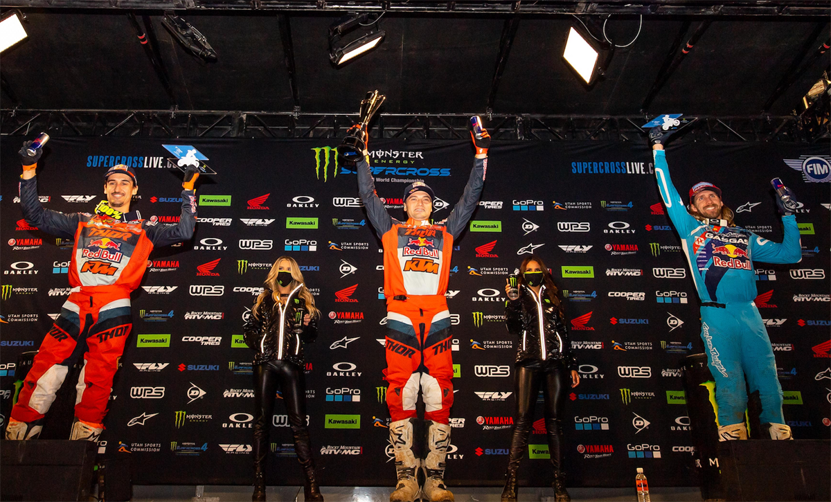 RED BULL KTM PODIUM 1-2