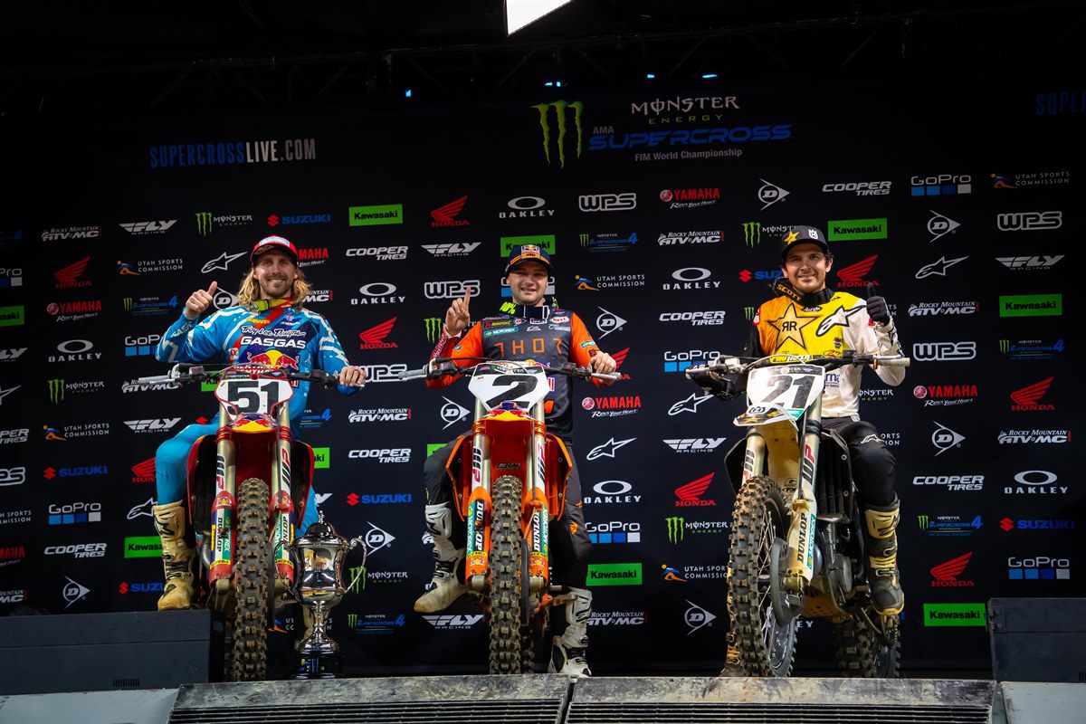 RD 10 PODIUM