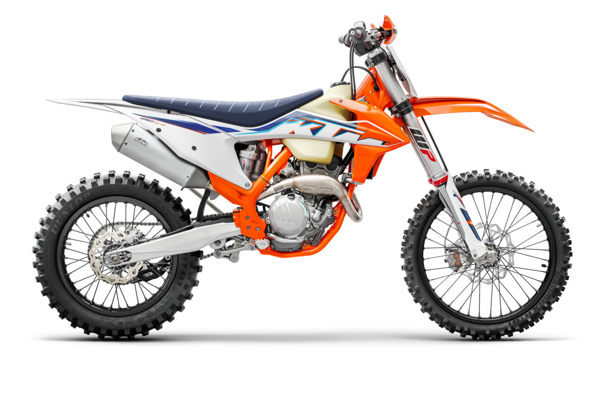 377783_250 XC-F MY22 90-Right