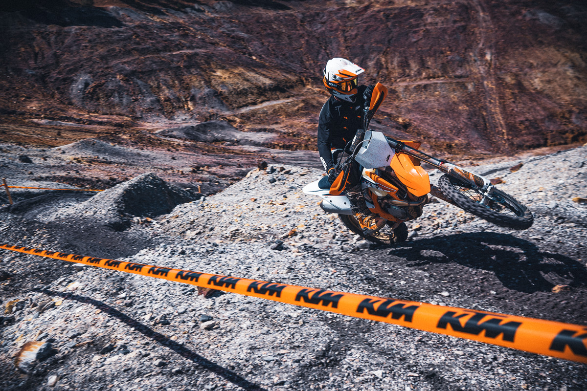 383689_MY22 KTM 350 XC-F _ NA Approved - Cat B