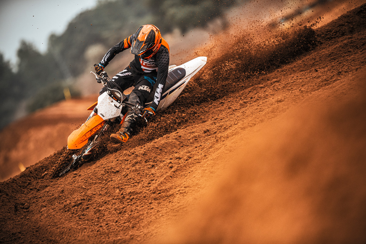 378700_KTM MY22 450 SX-F STOCK BIKE US