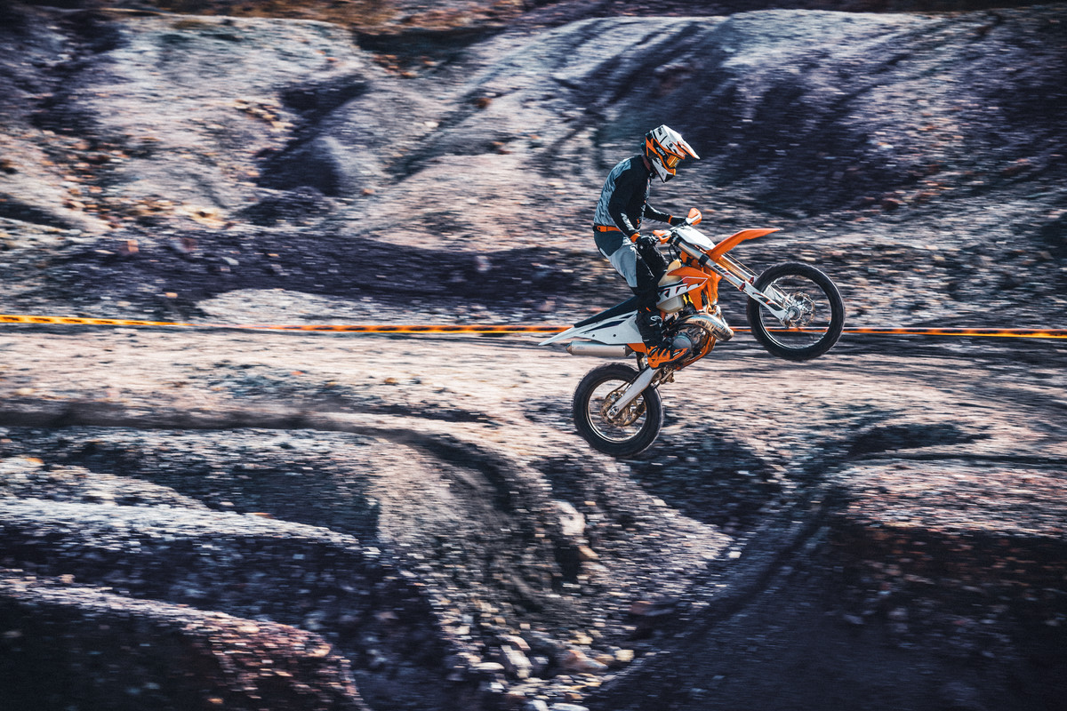 383697_MY22 KTM 300 XC TPI _ NA