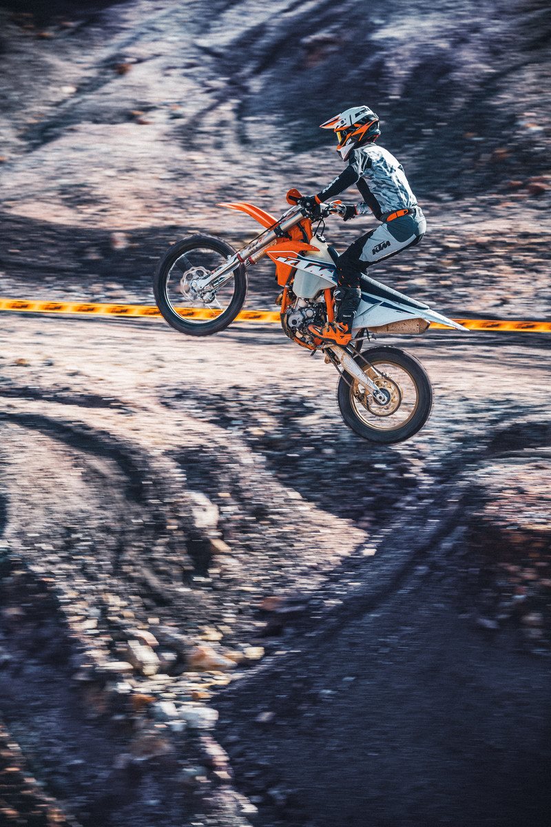 383698_MY22 KTM 450_350 XC-F _ NA