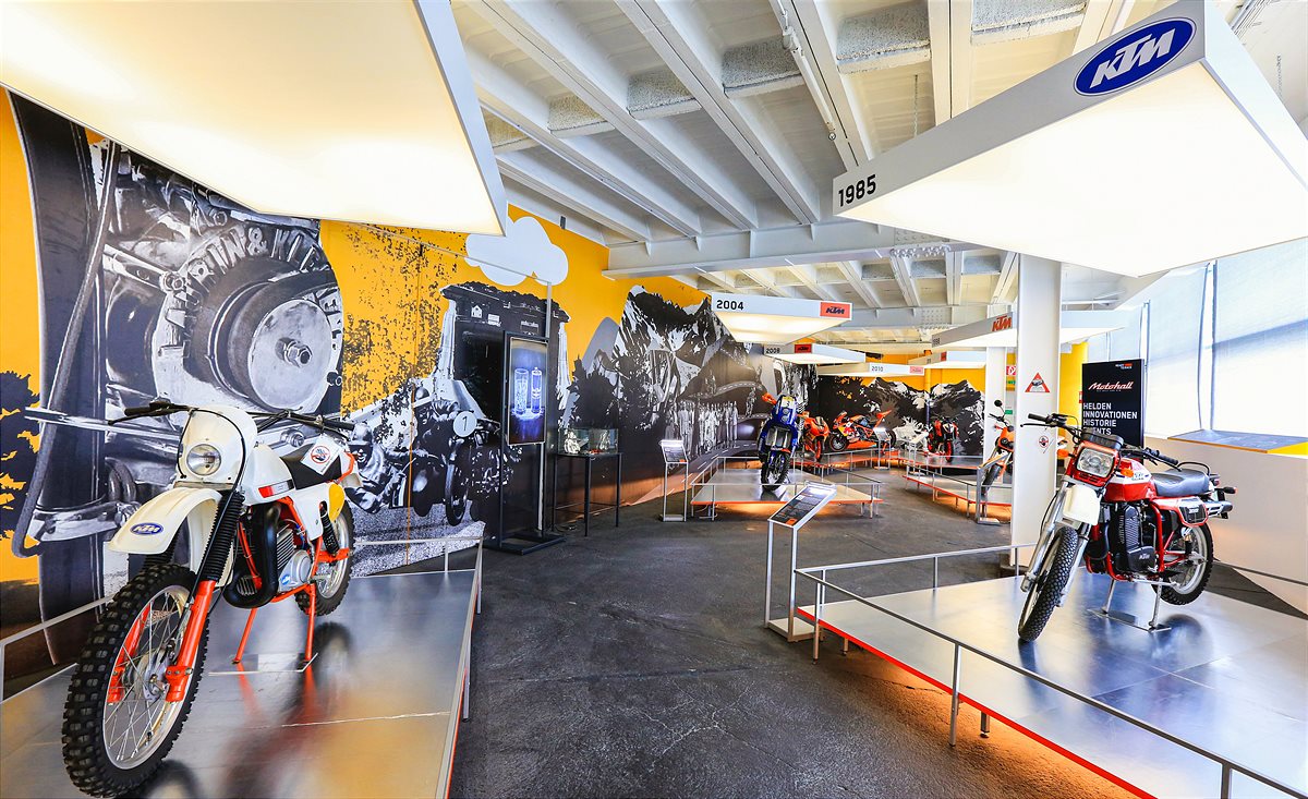 KTM Pop-up-Ausstellung auf der Großglockner Hochalpenstraße