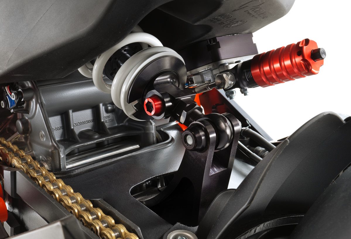 391208_RC 8C_Rear Shock_MY2022