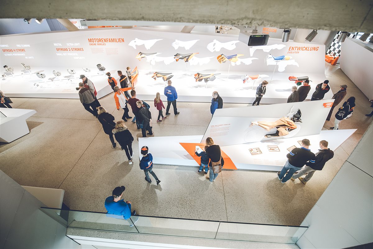 ORF Lange Nacht der Museen in der KTM Motohall