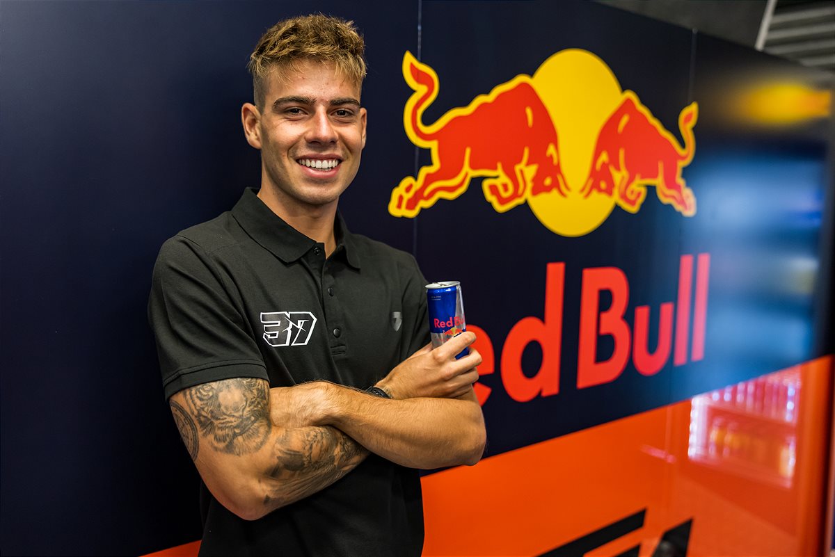 Augusto Fernandez 2022 contract