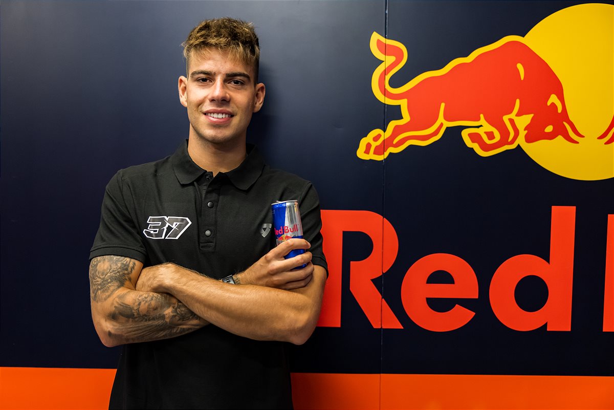 Augusto Fernandez 2022 contract