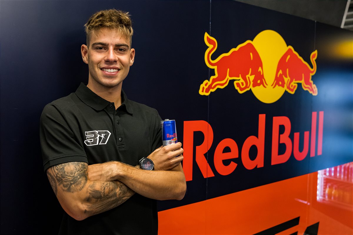 Augusto Fernandez 2022 contract
