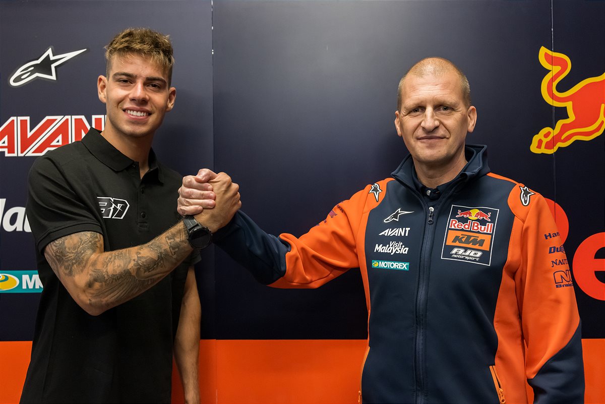 Augusto Fernandez 2022 contract